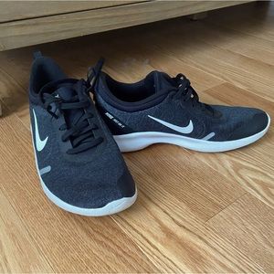 Nike Flex Sneakers